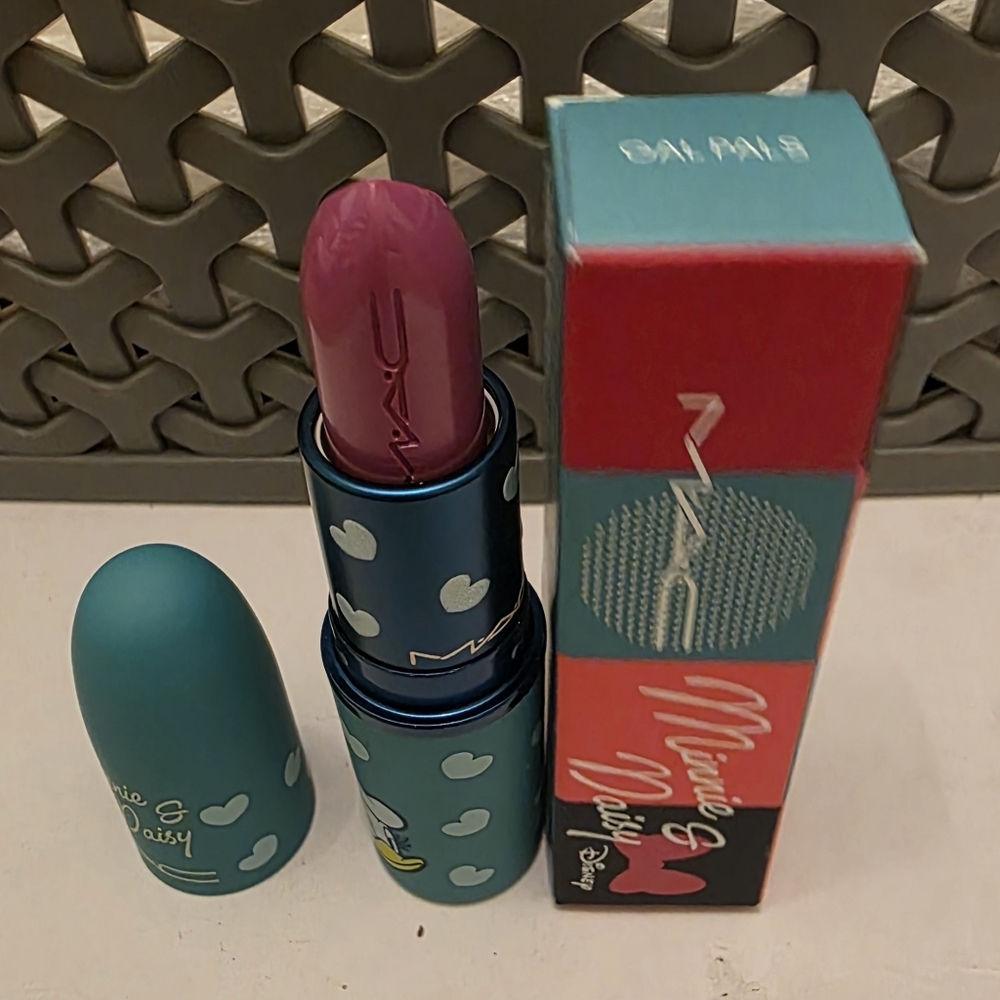 MAC LUSTREGLASS SHEER-SHINE LIPSTICK / M·A·C X DISNEY MINNIE & DAISY GAL PALS - Picture 4 of 7